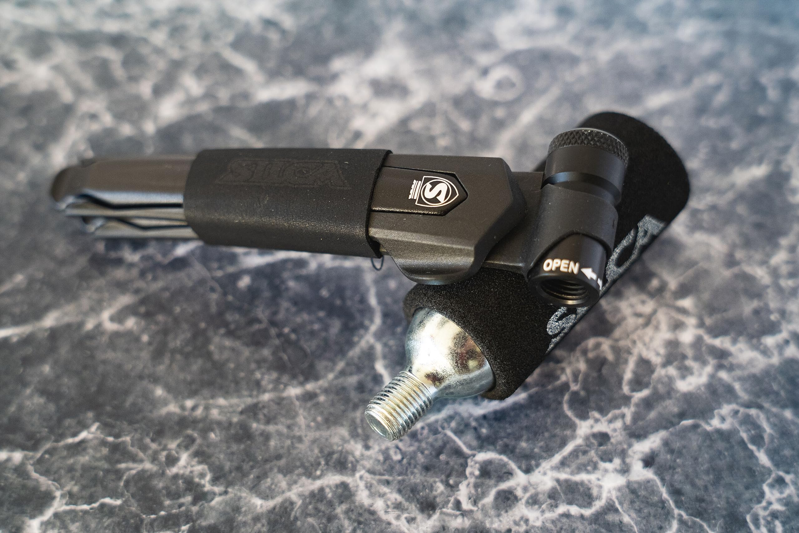 SILCA EOLO Lever Premio Set Includes 16g CO2 | CO2 Bike Tire Inflator with Integrated Regulator, Forged Alloy CO2 Inflator, Carbon Wheel Safe Tire Lever | 36g Total Weight - Image 3