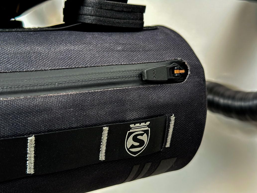 SILCA Grinta Bicycle Handlebar Bag | 2L Capacity | Semi-rigid design with removeable rigid insert | Weatherproof welded design with YKK waterproof zipper. - Image 5