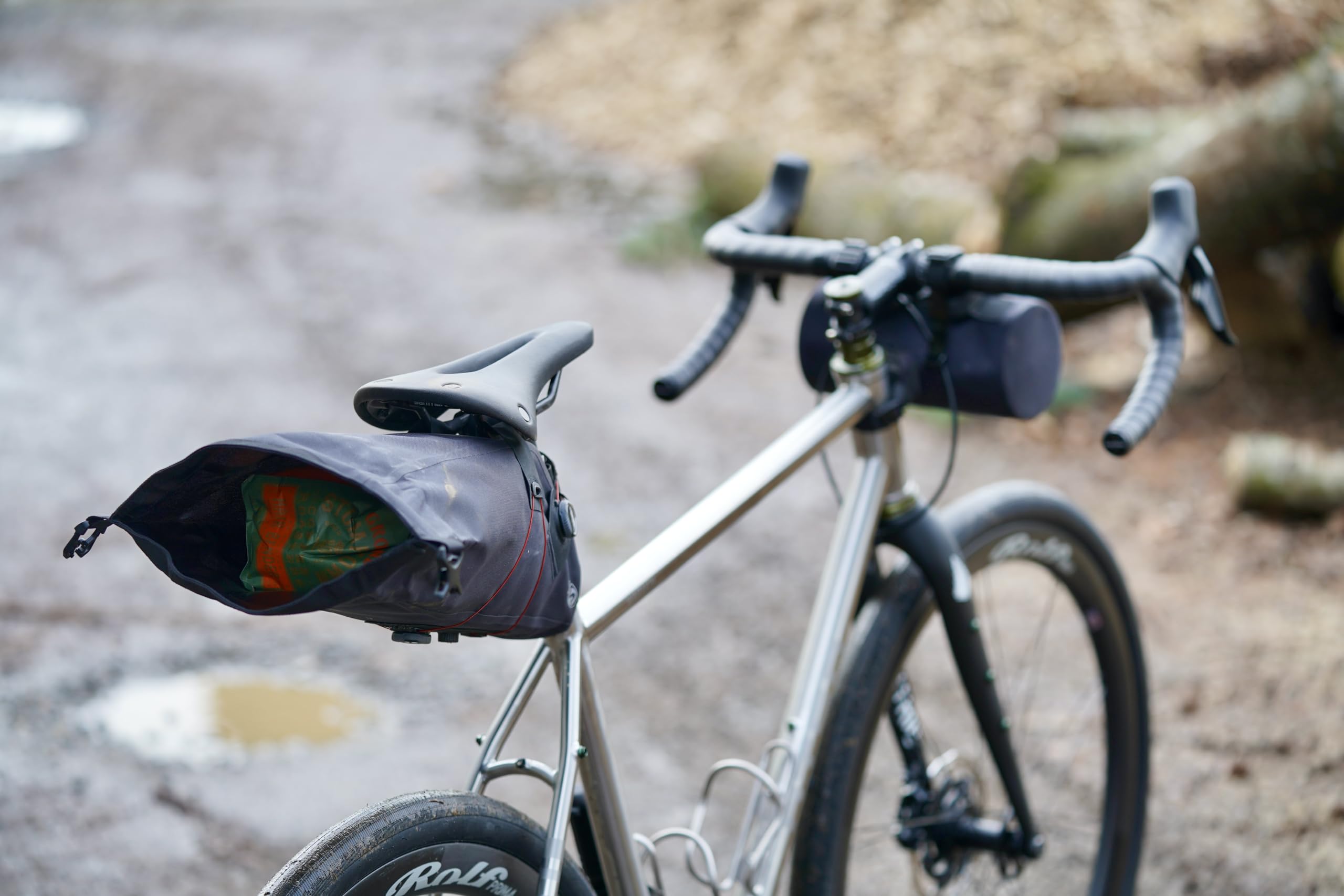 SILCA Grinta Roll Top Seat Pack | 2-5L storage capacity | Waterproof construction | BOA closure mounting system | Secure rattle free design | internal structure for sleek design | - Image 5