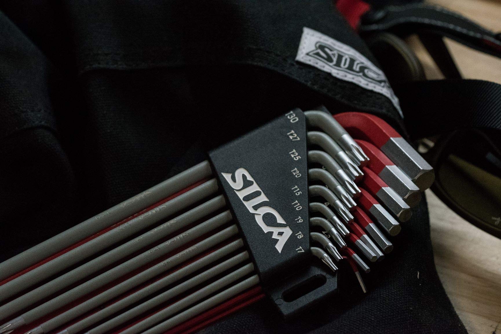 SILCA HX-TWO Heavy Duty Essential Metric Hex and Torx Set | Torx 7 - T30 - Hex 1.5 - H10 | Color Powder coated Red and Grey texture non slip grip | Swiss tool steel L wrench Allen key. - Image 5