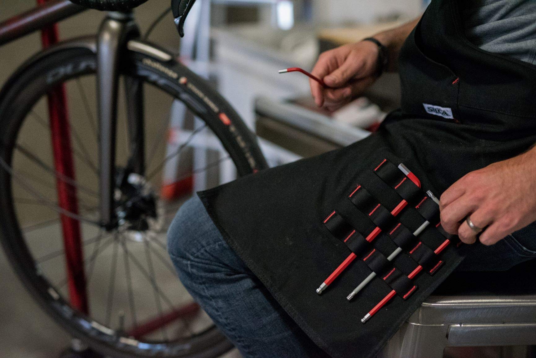 SILCA HX-TWO Heavy Duty Essential Metric Hex and Torx Set | Torx 7 - T30 - Hex 1.5 - H10 | Color Powder coated Red and Grey texture non slip grip | Swiss tool steel L wrench Allen key. - Image 6